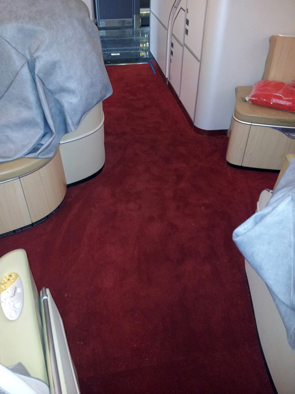 Pose moquette A380 zone first class phase d’installation