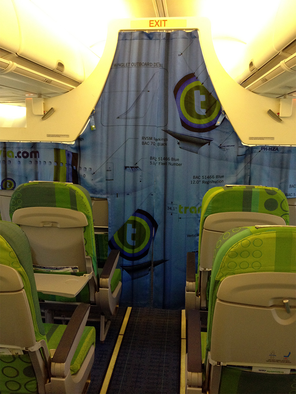 Transavia rideaux séparation de classe dos + 1 de face